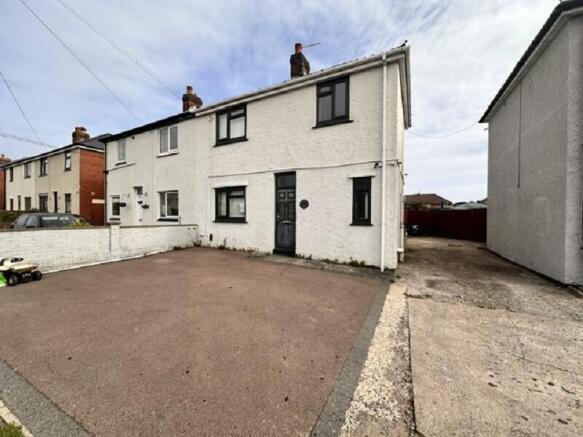 3-bed semi-detached on Newport Road, Caldicot, Mon. NP26 4AE, £240,000