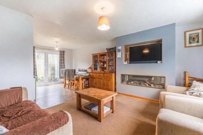 LIVING / DINING ROOM