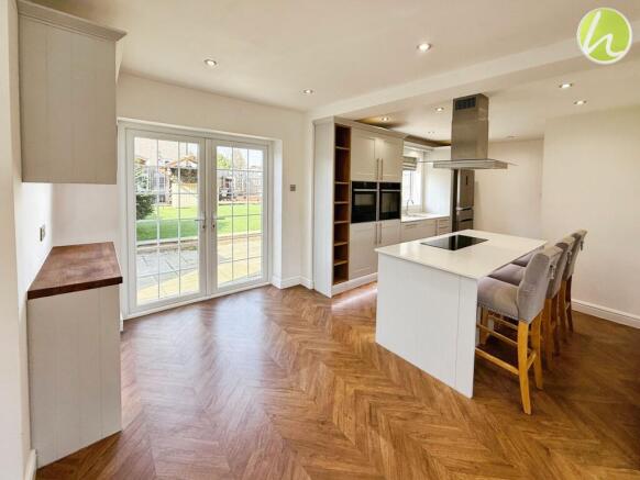 Kitchen/ Dining Room