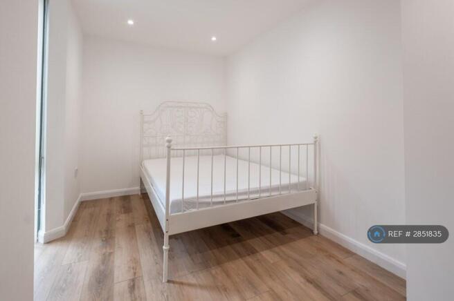 2 bed Flat to rent Image 10