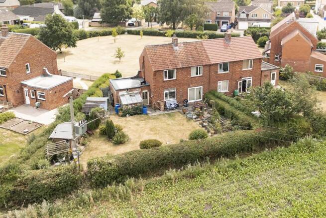 3 bed Semi-Detached for sale Image 4