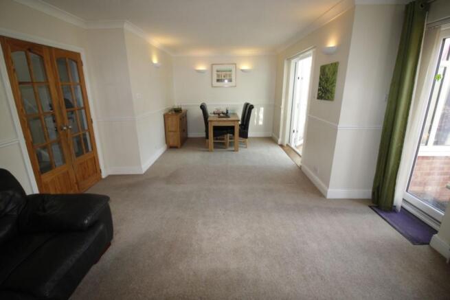 Lounge / Dining Room