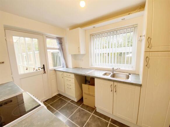 Kitchen pic 1.jpg