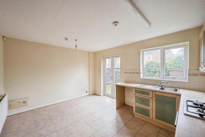 3 bed Semi-Detached for sale Image 5