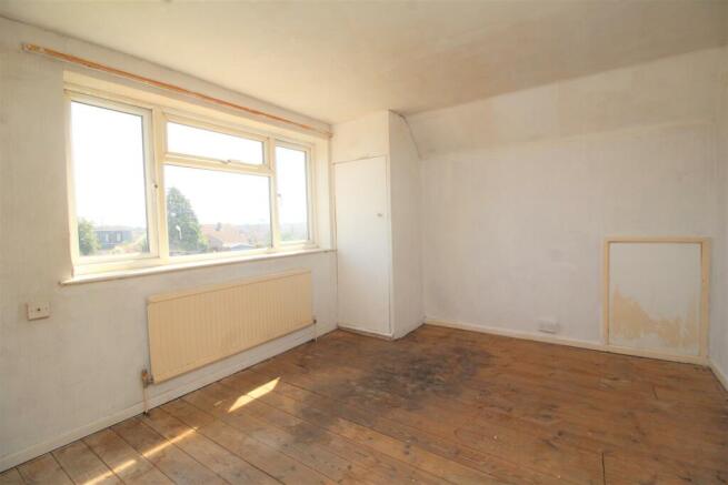 bedroom 2 .jpg
