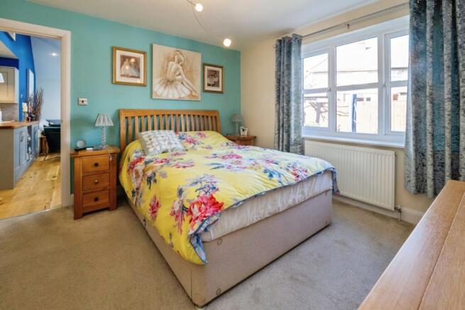 4 bed Detached Bungalow for sale Image 10