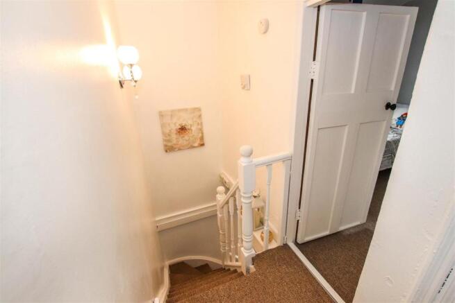 FIRST FLOOR LANDING