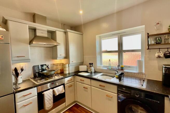 2 bed Flat for sale Image 9