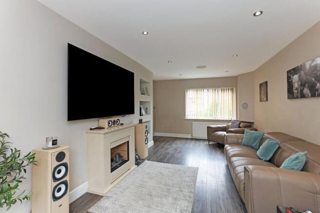 3 bed Semi-Detached for sale Image 6