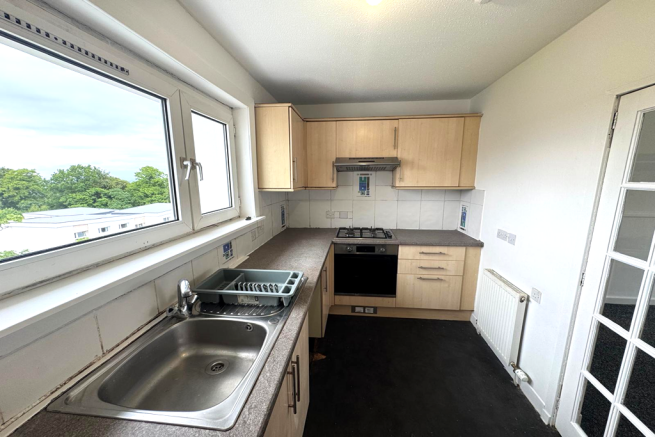 Balmore Drive, Hamilton photo 4