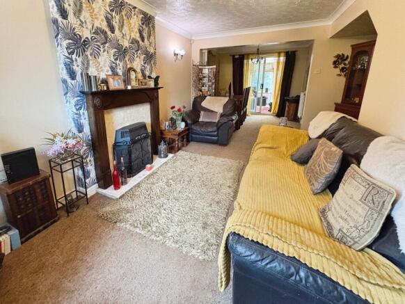 4 bed Detached for sale Image 6