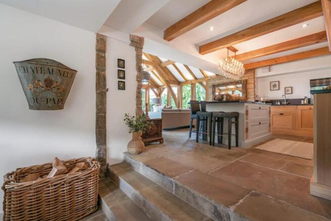 4 bed Detached for sale Image 12