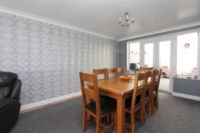DINING ROOM.JPG
