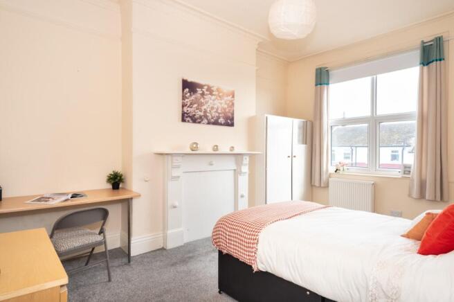 8 bed Terraced to rent Image 5