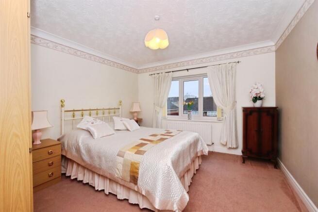 4 bed Detached for sale Image 6