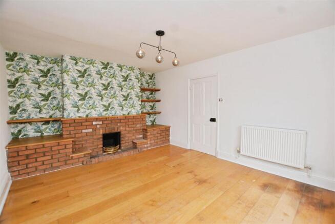 4 bed Detached for sale Image 9