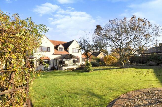 Garden / Rear Shot