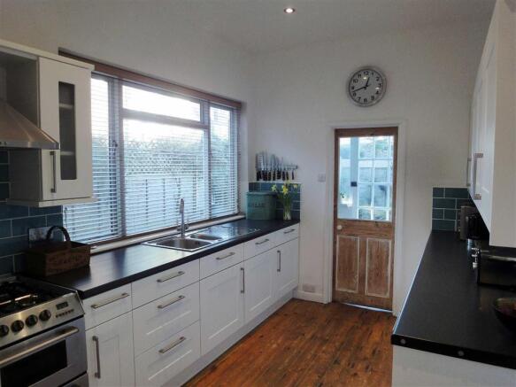 KITCHEN: