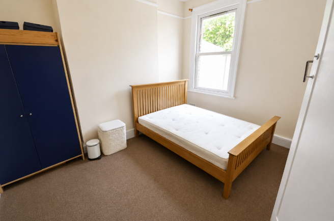 DOUBLE BEDROOM