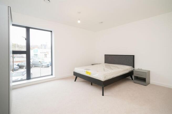 2 bed Apartment to rent Image 9
