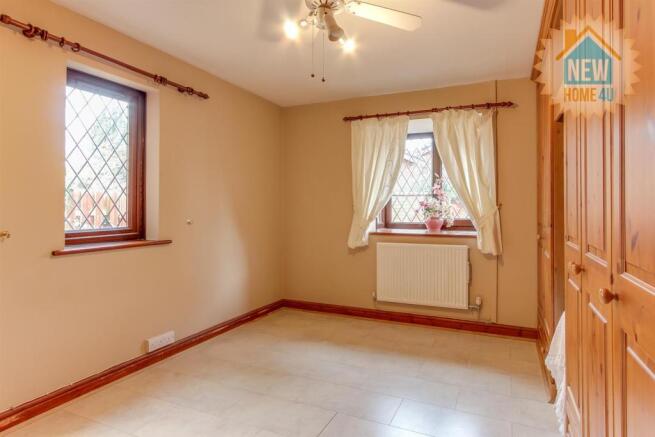 MASTER BEDROOM: