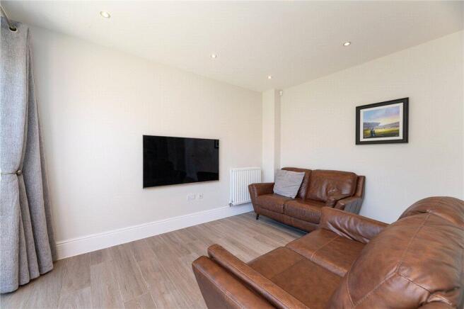 4 bed Detached for sale Image 10