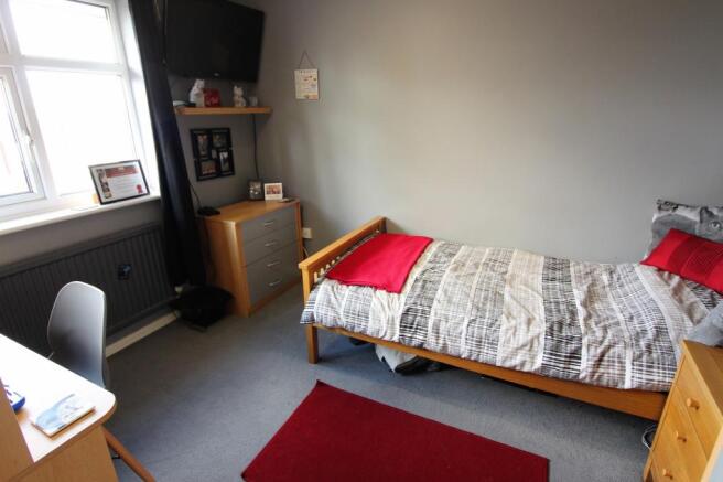 bedroom 3 of 4