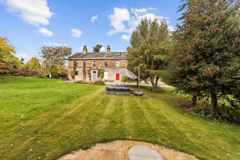 5 Whinney Field, Skircoat Green, Halifax, HX3 0NP