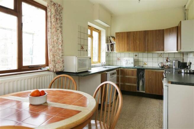 KITCHEN/BREAKFAST ROOM