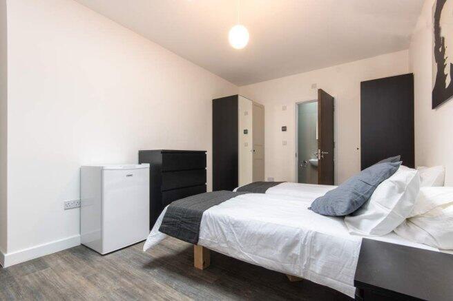 room-2-126-uxbridge-road-w12-8aa-994017