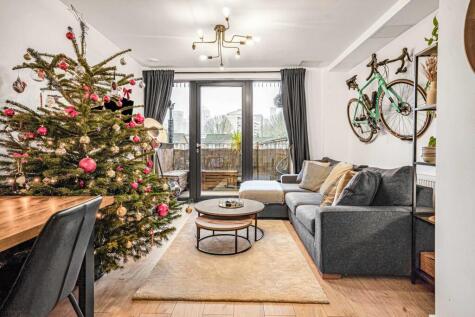 St. Pauls Way, London, E3