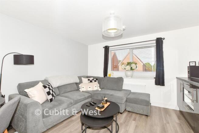 Kitchen/ Living Room
