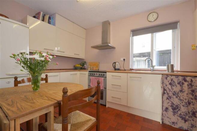 KITCHEN/BREAKFAST RO