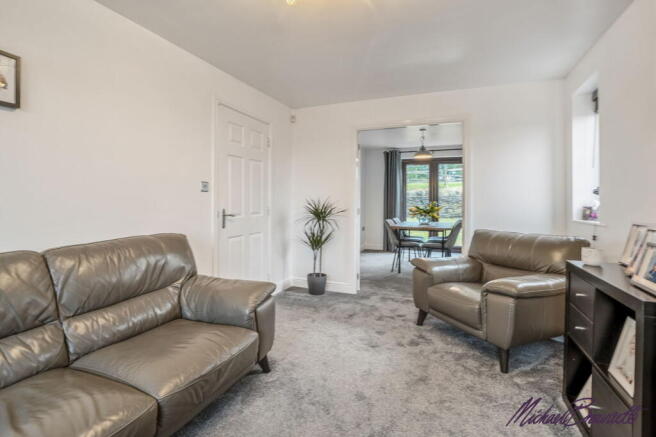5 bed Detached for sale Image 6