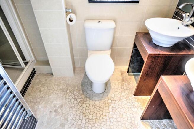 Master En-suite