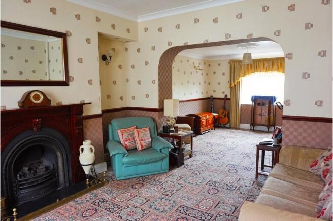 Lounge/Dining Room