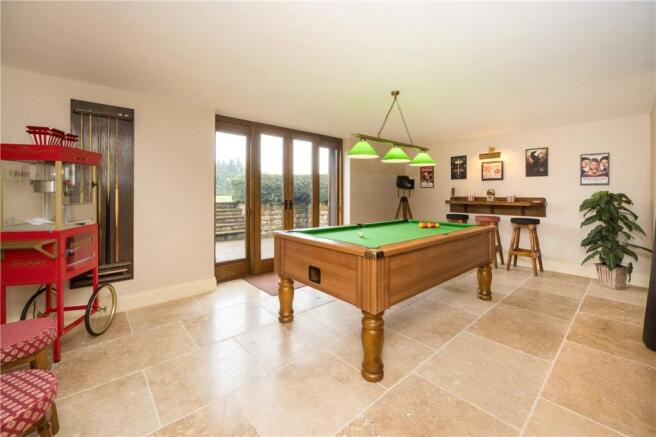 10 bed Detached for sale Image 10