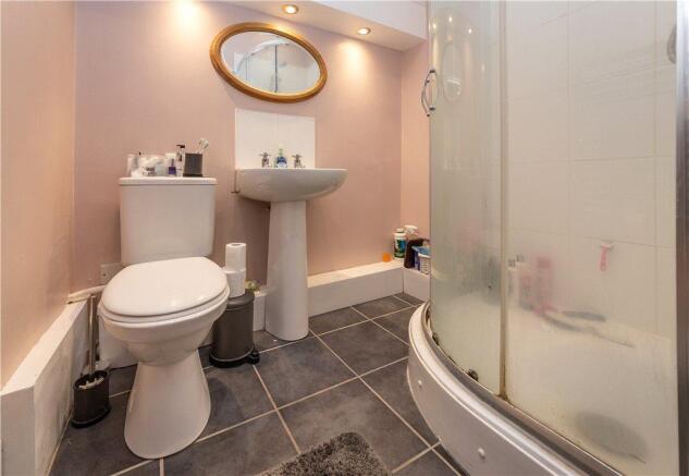 En Suite (Top Floor)