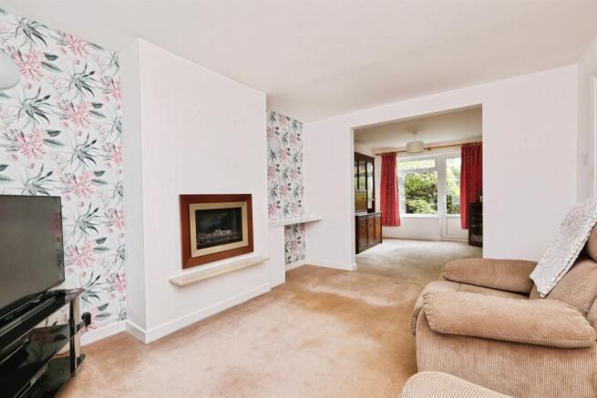 3 bed Semi-Detached for sale Image 4