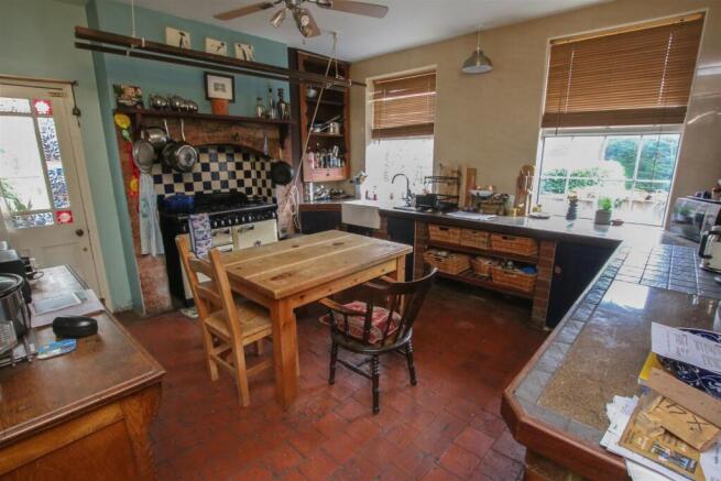 BREAKFAST KITCHEN