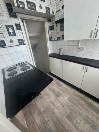 3 bed Terraced to rent Image 5