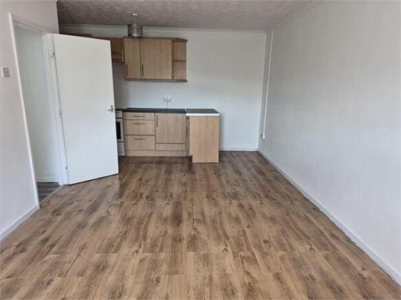 LOUNGE & KITCHEN
