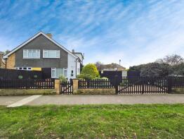 56, Cherry Tree Avenue, Clacton-on-sea CO15 1AS