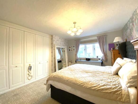 bedroom1.jpg