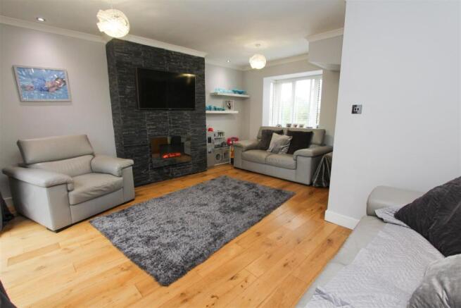 LIVING ROOM 1.jpg