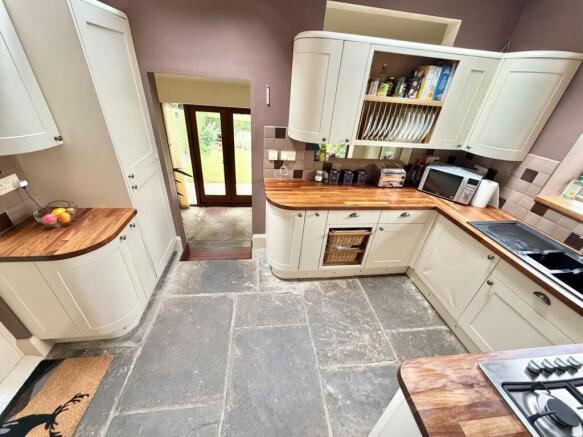 2 bed Detached for sale Image 9