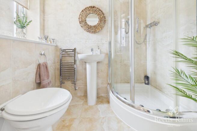 4 bed Detached for sale Image 12