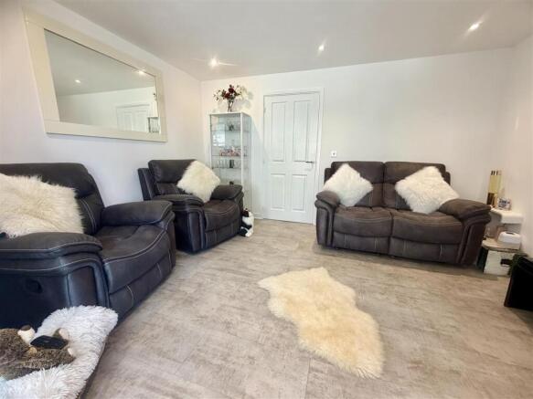 2 bed Semi-Detached for sale Image 6