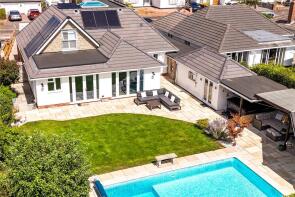4, Fenleigh Close, New Milton BH25 7BB