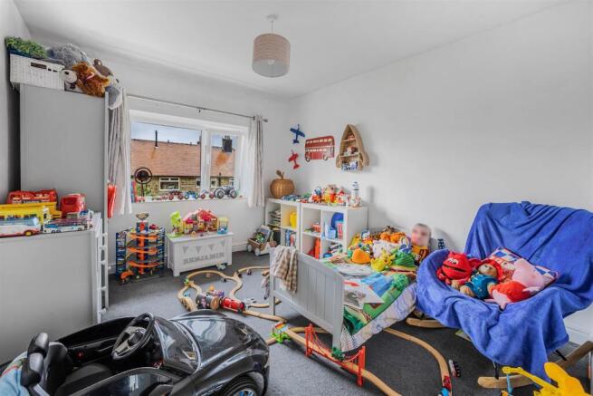 3 bed Town House for sale Image 11